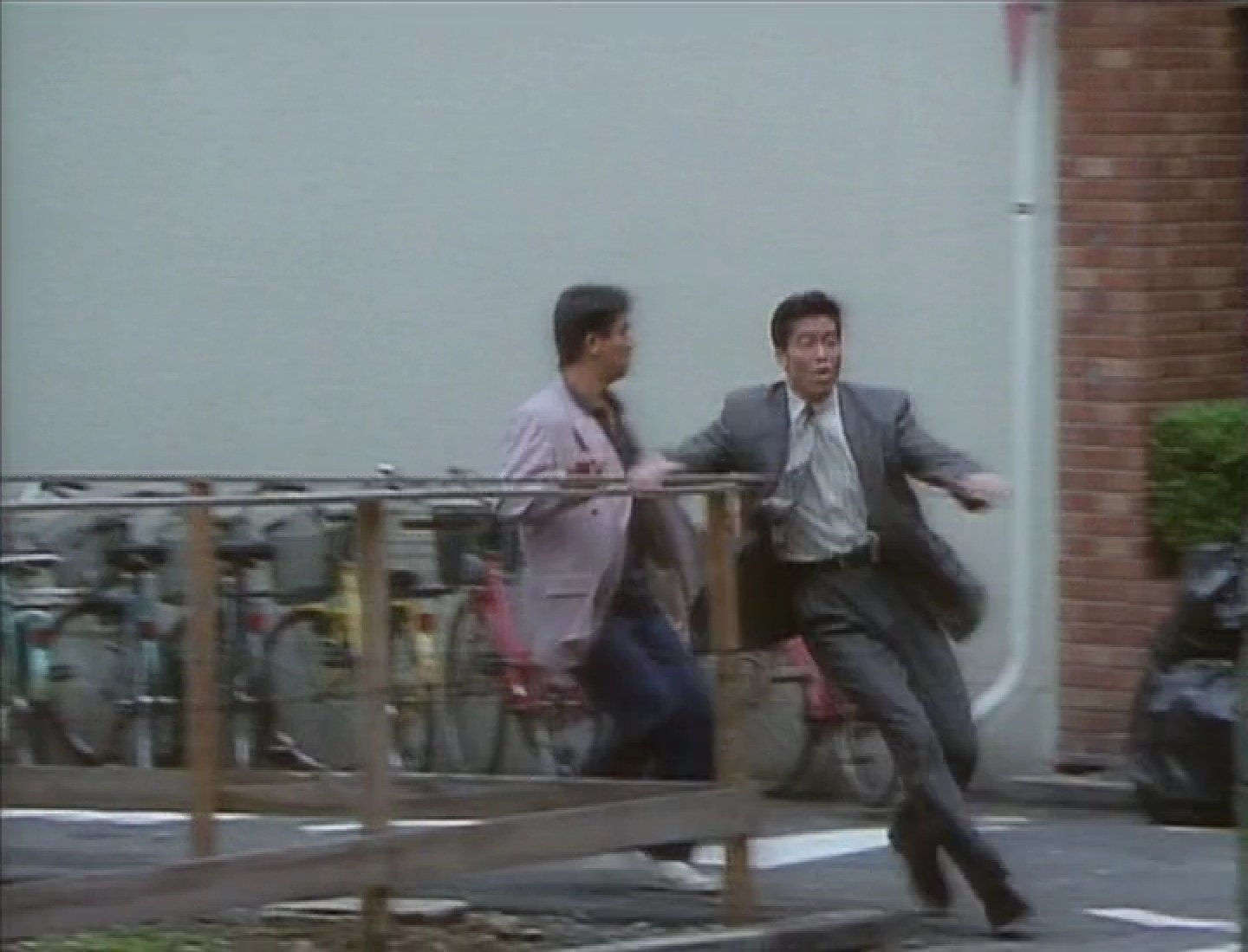 めがねのあぶデカロケ地bot 西新宿 新宿区西新宿4丁目 捜査中に近くで発砲音が聞こえたため犯人を追う拓と亮 刑事貴族2 第25話 正夢 1991年11月22日放送 刑事貴族ロケ地 T Co 11lp8qicbn Twitter めがねのあぶデカロケ地bot 西新宿 新宿区西新宿4丁目 捜査中に近くで発砲音が聞こえたため犯人を追う拓と亮 刑事貴族2 第25話 正夢 1991年11月22日放送 刑事貴族ロケ地 T Co 11lp8qicbn Twitter