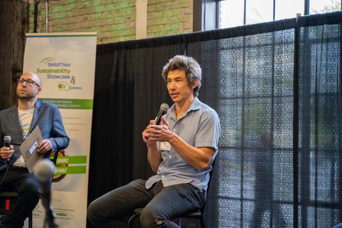 HomesolBuilding's tweet photo. Our Ontario Manager, Stephen Magneron at the 2021 SMARTNet Showcase. He spoke about what goes into an Energy Audit. Video of the panel is coming soon!
#NetZero #Homesol #EnergyAdvisors #EnerGuide #HomesolBuildingSolutions #SMARTNetShowcase #OntarioHomesol #CanadaEnergyAdvisors https://t.co/H2xqsRPJfP
