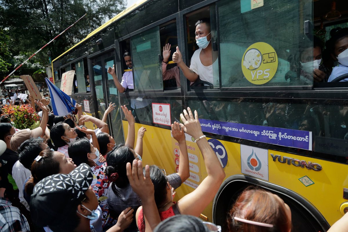 Myanmar_Now_Eng's tweet photo. Families with loved ones who have been released from Yangon's Insein Prison today (Oct 19), following Myanmar military junta's announcement yesterday pardoning more than 5,000 people. 

(Photos - EPA)

#WhatsHappeningInMyanmar https://t.co/Y6wyfWN4ZQ