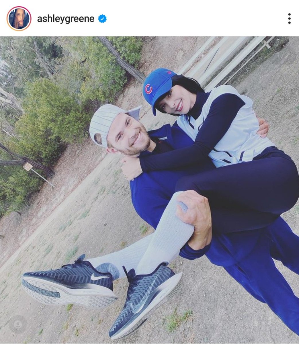 HSSlumberParty's tweet photo. In case you guys don't feel like reading the article I posted, Twilight Baseball is back!!! @JoeyDe_ @HudsonKate #twilight #Twilightbaseball #TwilightForever https://t.co/kI9DtDk5km