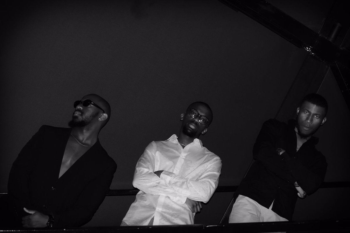 oddville_odd's tweet photo. ODD...having our way. 3 musketeers 👑👑👑 https://t.co/Zfbq5CrrQN