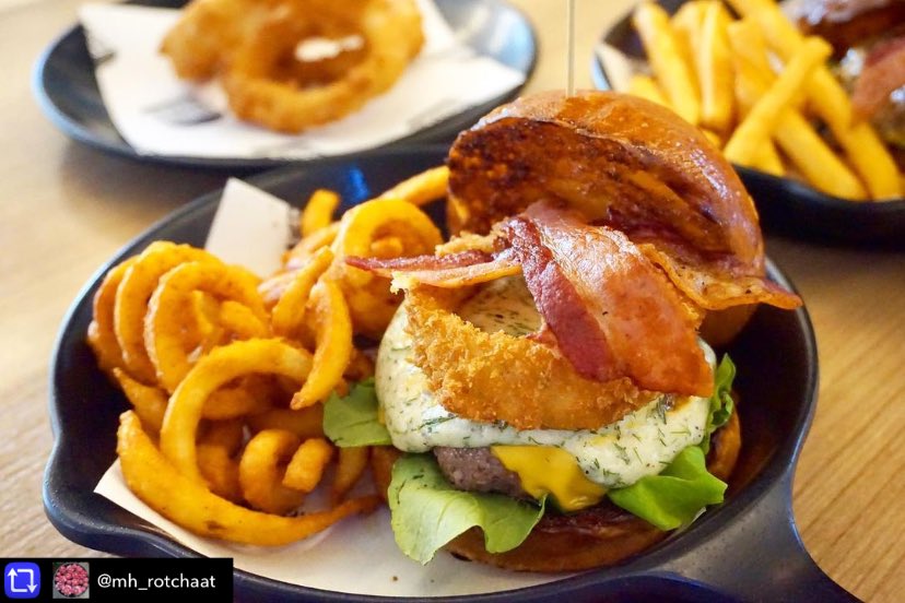 buns_more's tweet photo. 🍔❤️😍 #ถูกไปแดก #bunsandmorebkk #burger #อร่อยบอกต่อ #รีวิวอร่อยไปแดก #kinlag #kindaimod #starvingtime #paigingun #ginraidee #eatindeed #bkkmenu #bonappertitbkk #aroii #aroibkk #aroihere #snapbeforeeat #paidonnnn #วงในพากิน @kin24hrs #อร่อยจนต้องรีวิว #หิว https://t.co/YBWaa0Fjlu