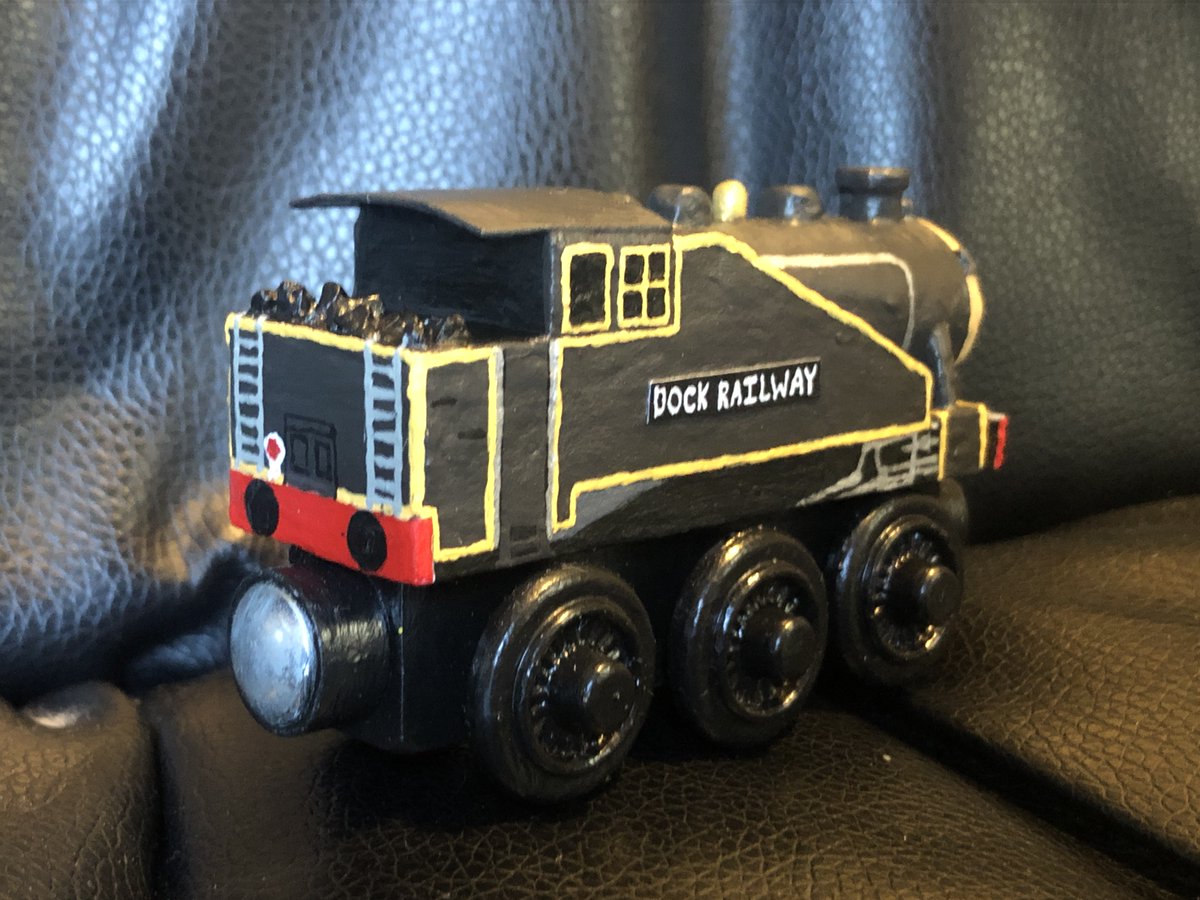 CloudtheLoud48's tweet photo. Tada! If Mitton &amp; Cardona can have faces of them made for the tugs, why not a random background engine having the face of a gaming youtuber. Though I must share, this idea was planted in my head months ago by @/OldIron02, so thank you for that.
#LoudCustoms https://t.co/fW8TYtvHHv