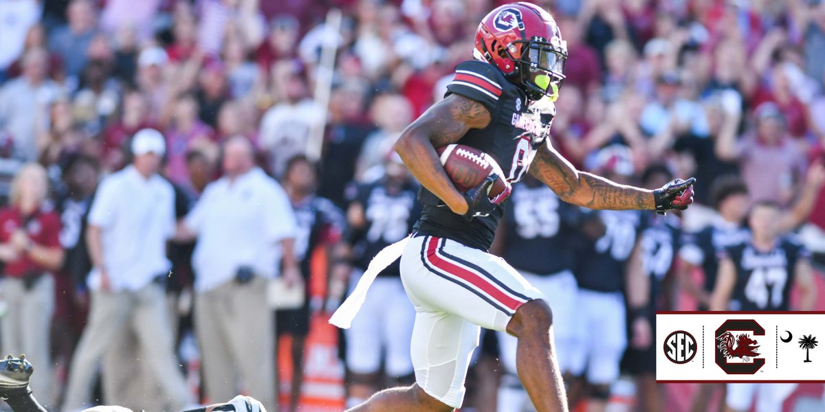 GamecockFBInfo's tweet photo. .@dba_bell had six catches for 136 yards vs. Vanderbilt. It's the most receiving yards ever in program history by a tight end. 🤙

His career-long, 82-yard TD in the 1Q was the longest since Deebo Samuel's 89-yard TD at Florida (11/10/18). 🏃‍♂️💨

#Gamecocks🐔🏈 // #ForeverToThee https://t.co/jUDohrUWAA