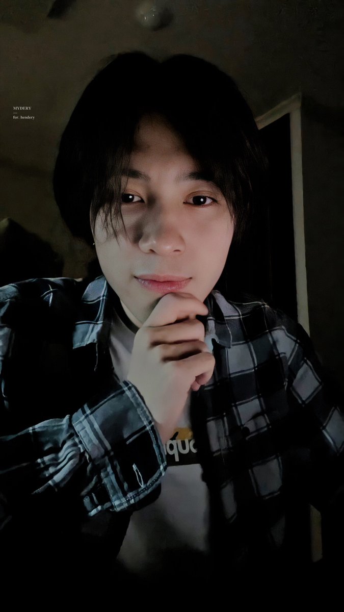 formydery's tweet photo. 211019 Hendery's Weibo Live 🤍

#HENDERY #黄冠亨 #헨드리 #WayV #WeiShenV #威神V https://t.co/eVDQtr20yk