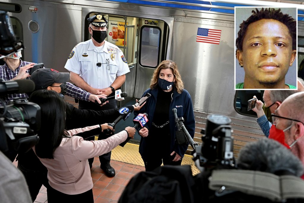 nypost's tweet photo. Passengers held up phones during Philadelphia train rape, police say https://t.co/XLtDJuvY17 https://t.co/8jM4YNVpXV