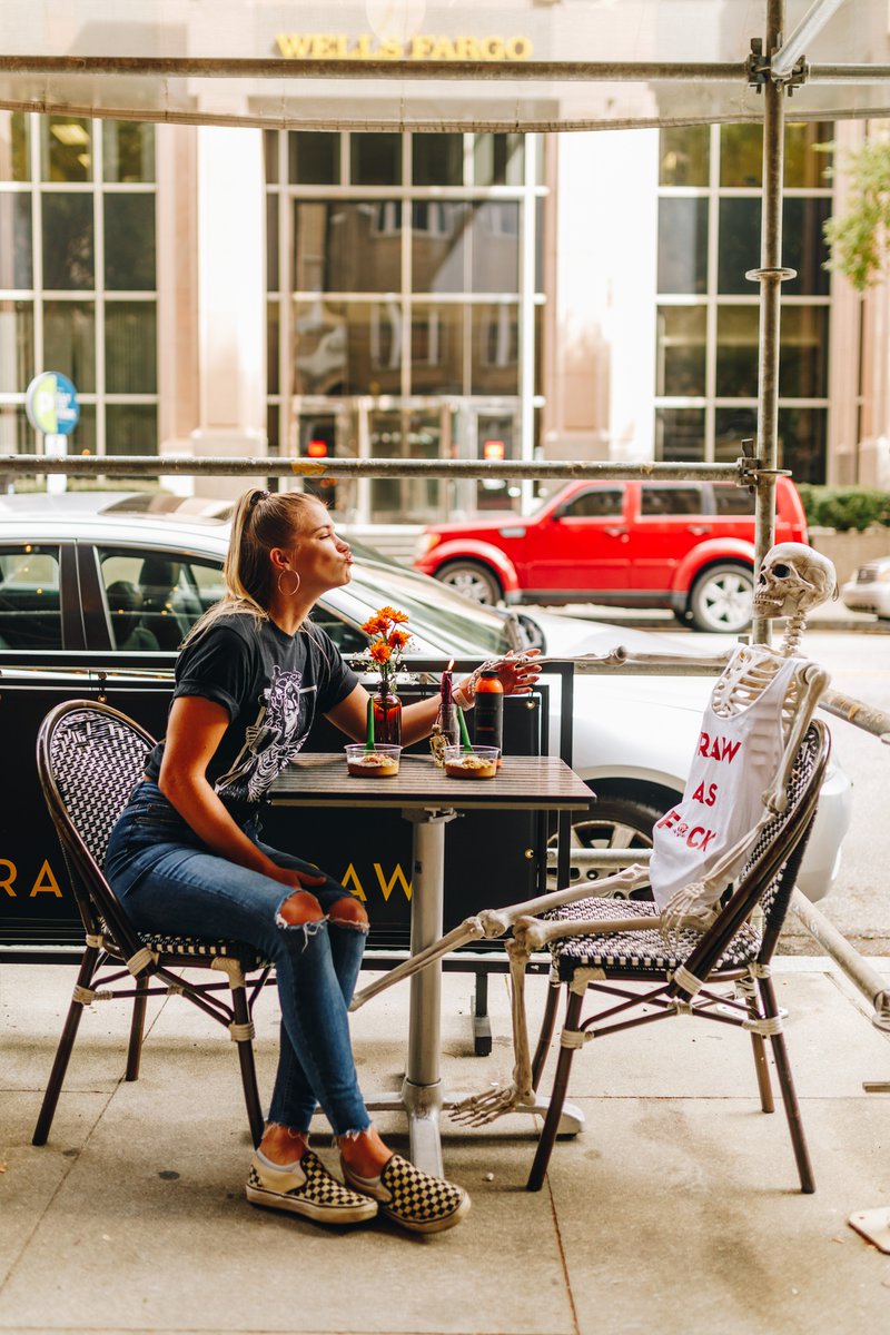 Bone-appétit  💀 Romance isn't dead. 
​#pumpkinpieszn #spookyparfaits  raleighraw.com/cafe-ordering