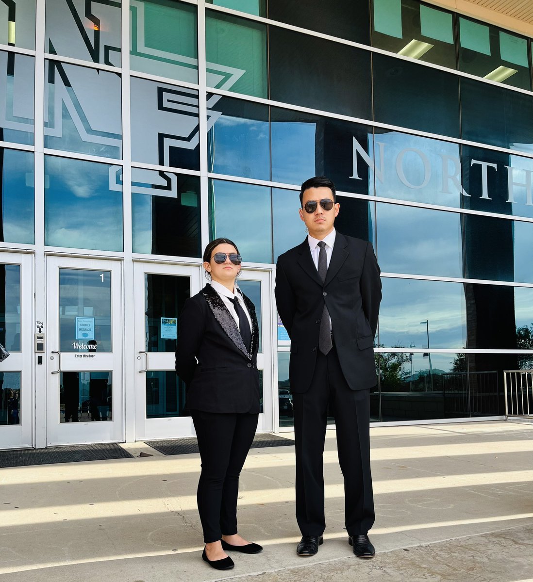 NFHS_TrueNorth's tweet photo. 🎶”Here come the Men In Black”🎶…Twinnings at #trueNorth to celebrate Lights, Camera, HOCO! We #empower Falcons to shine like the stars they are on dress up days. 
💙😎😎💙
@forneyisd @justinwterry 
@PrincipalJung https://t.co/uqelAzJa2F