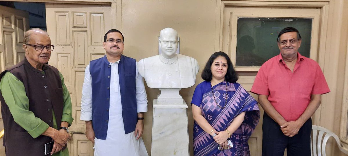 anirbanganguly's tweet photo. At the iconic New Delhi Kali Bari, Mandir Marg, this evening. Dr Syama Prasad Mookerjee was its President for many years &amp; was deeply involved with its expansion &amp; running. Prayed for the protection &amp; well-being of Hindus in Bangladesh. https://t.co/J12vt10vWH