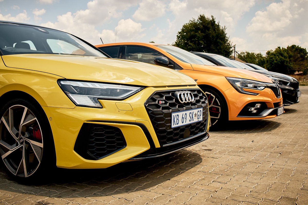 📍Halway Point. 

We’ve made it to our halfway point for a quick fill-up and leg stretch. Impeccable service at <a href="/SasolSA/">Sasol</a> forecourt’s 👌🏼

#SpeedWeek2021 powered by Sasol Turbofuels Plus. 

#TopGearSAspeedweek
#TGSAspeedweek 
#FueledBySASOL 

#speedweek
#thisisglugglug