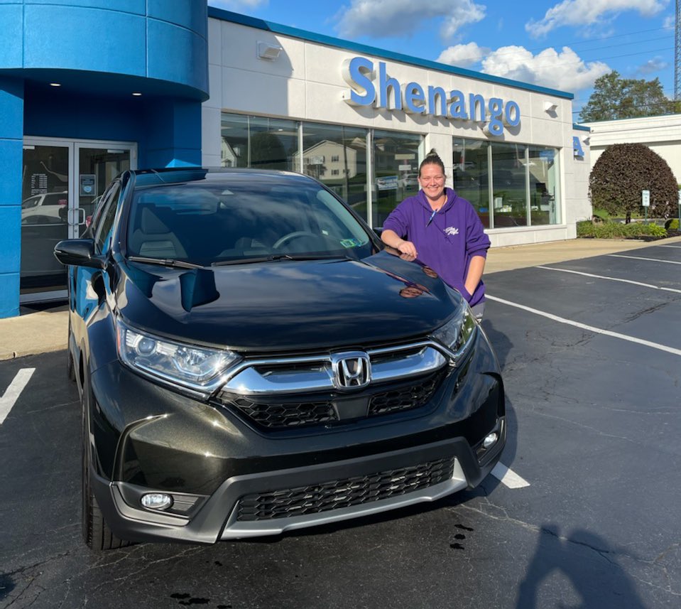 We love to see this beautiful smile next to this beautiful ride! Congratulations to Ashton O’Brien on her 2018 Honda CRV EX 🥳 She’s going to REALLY love having AWD with this SUV in the next couple months 🤩 Thank you for choosing Shenango Honda!