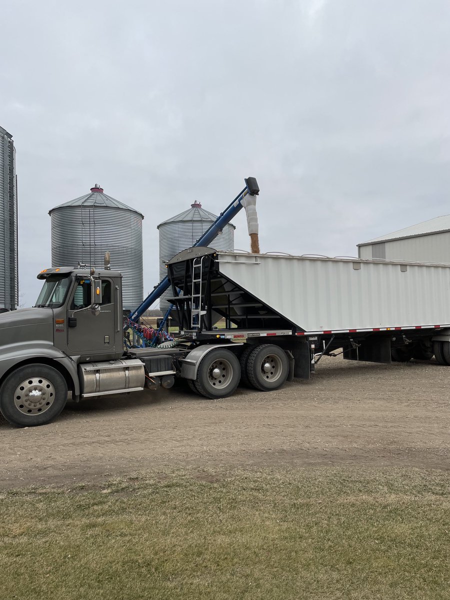 cmillsfarm's tweet photo. Seeding2022 prep starts today. #cleanwheat https://t.co/VBsm2wKLzW