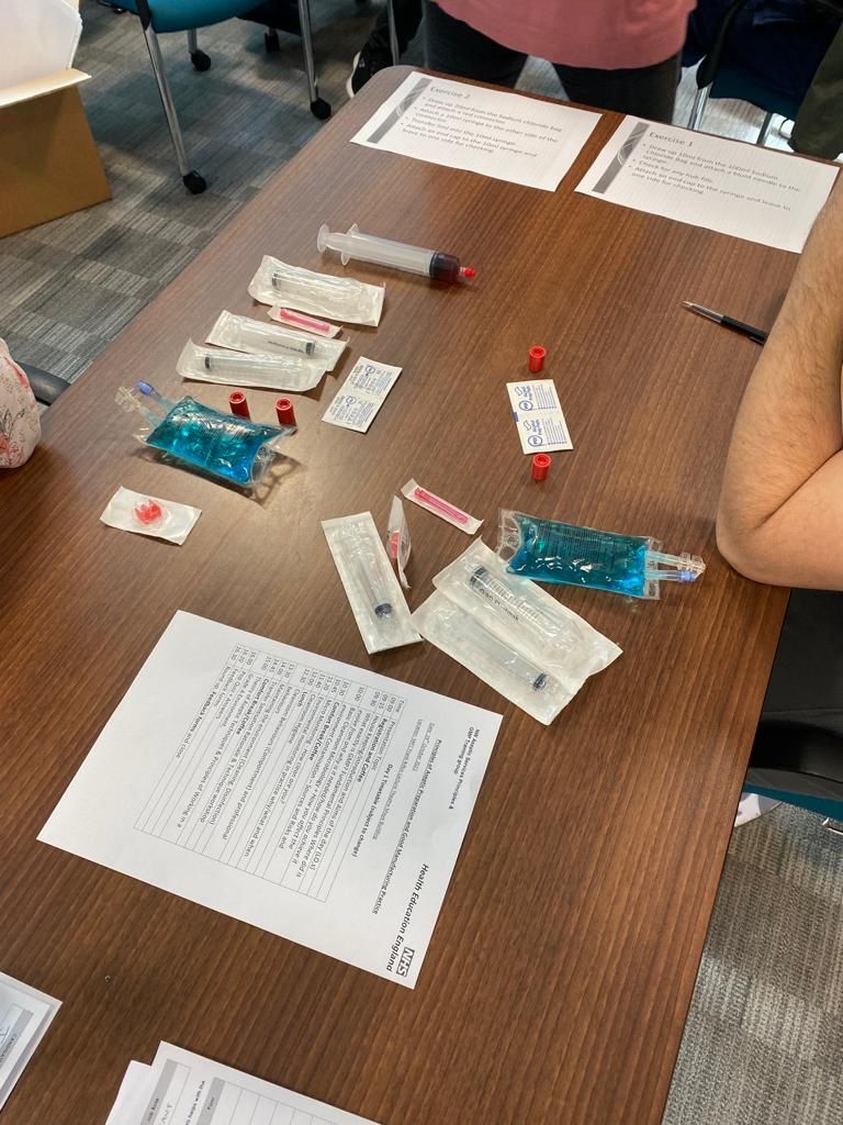 TraceyMcLaren3's tweet photo. Another great example of the roles our technicians take on above the day to day developing themselves and others at the same time  - Technician Led training day taking place today at Salford Royal. 💚👍#RxTechDay https://t.co/so3mmI05rv