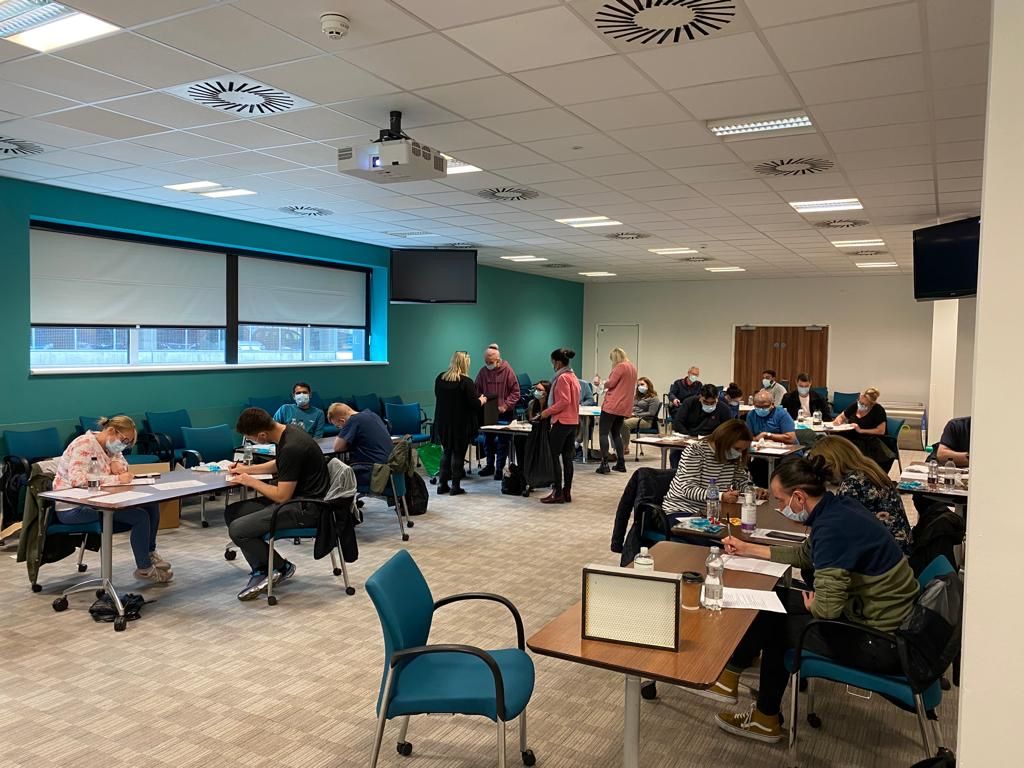 TraceyMcLaren3's tweet photo. Another great example of the roles our technicians take on above the day to day developing themselves and others at the same time  - Technician Led training day taking place today at Salford Royal. 💚👍#RxTechDay https://t.co/so3mmI05rv