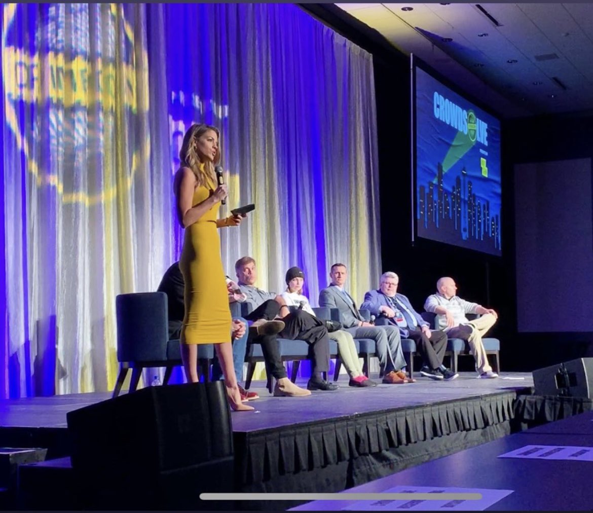 StephBauerTV's tweet photo. Two years ago today- opening up @CrimeConHQ #CrowdSolve ‘19 with the premiere of my @oxygen series #SearchingFor https://t.co/hIojN2R0D4