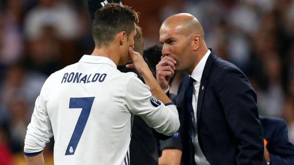 UnitedStandMUFC's tweet photo. Manchester United Star Recommends Zidane For Manager Job
[@NewsUnitedStand] #mufc 

Details ➡️ https://t.co/domSjJl99X https://t.co/vAj9qPjRPR