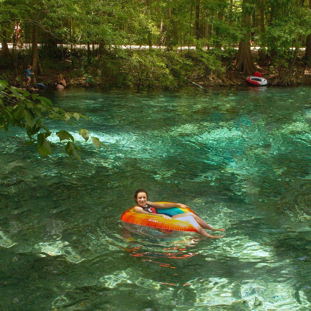 VISITFLORIDA's tweet photo. #DYK? Florida's natural springs stay at a refreshing 72°F all-year-round! The seasons may change but the springs are always the perfect adventure. What's your favorite Florida springs memory? #LoveFL

📷 IG: Passosandpassion
📍: @GinnieSprings https://t.co/SnKD5WsETM