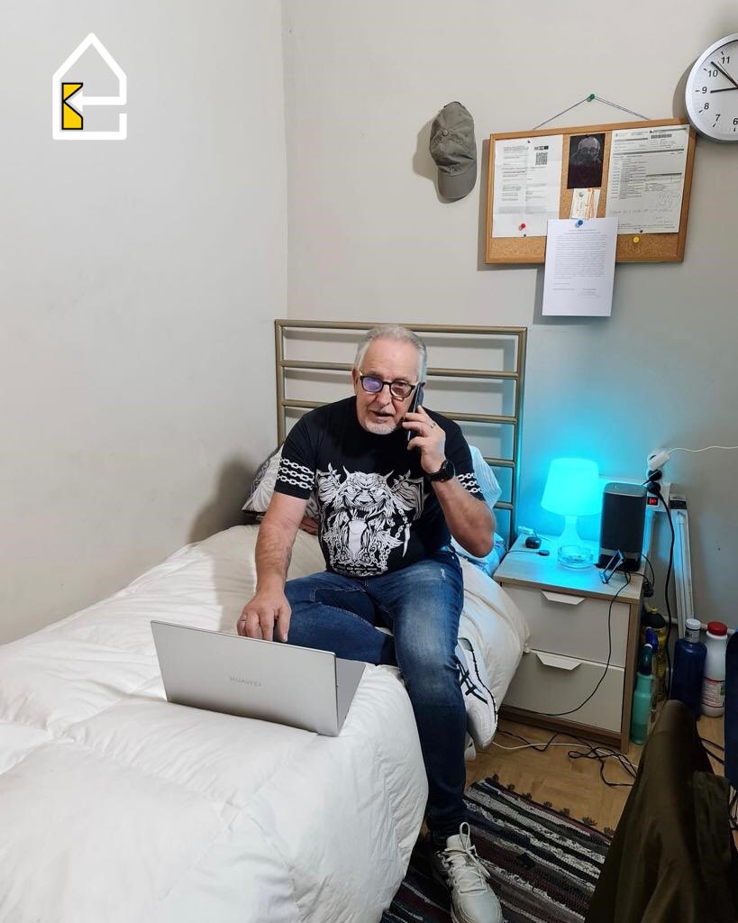 andrewfunkspain's tweet photo. Thanks to our #HomelessHelpline, Daniel, a painter and current #HomelessEntrepreneur, was able to learn about our #LaunchpadHousing and #HELP program, which opened up the opportunity to end his state of homelessness thanks to work and active, citizenship! https://t.co/GTQK81nRMS