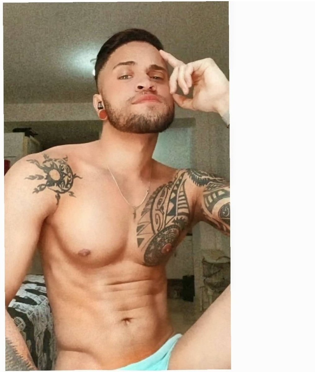 RickDMello's tweet photo. Pensando em voltar a postar os vídeos hein ... 🍆😈😋 https://t.co/bcN1DwlDAq