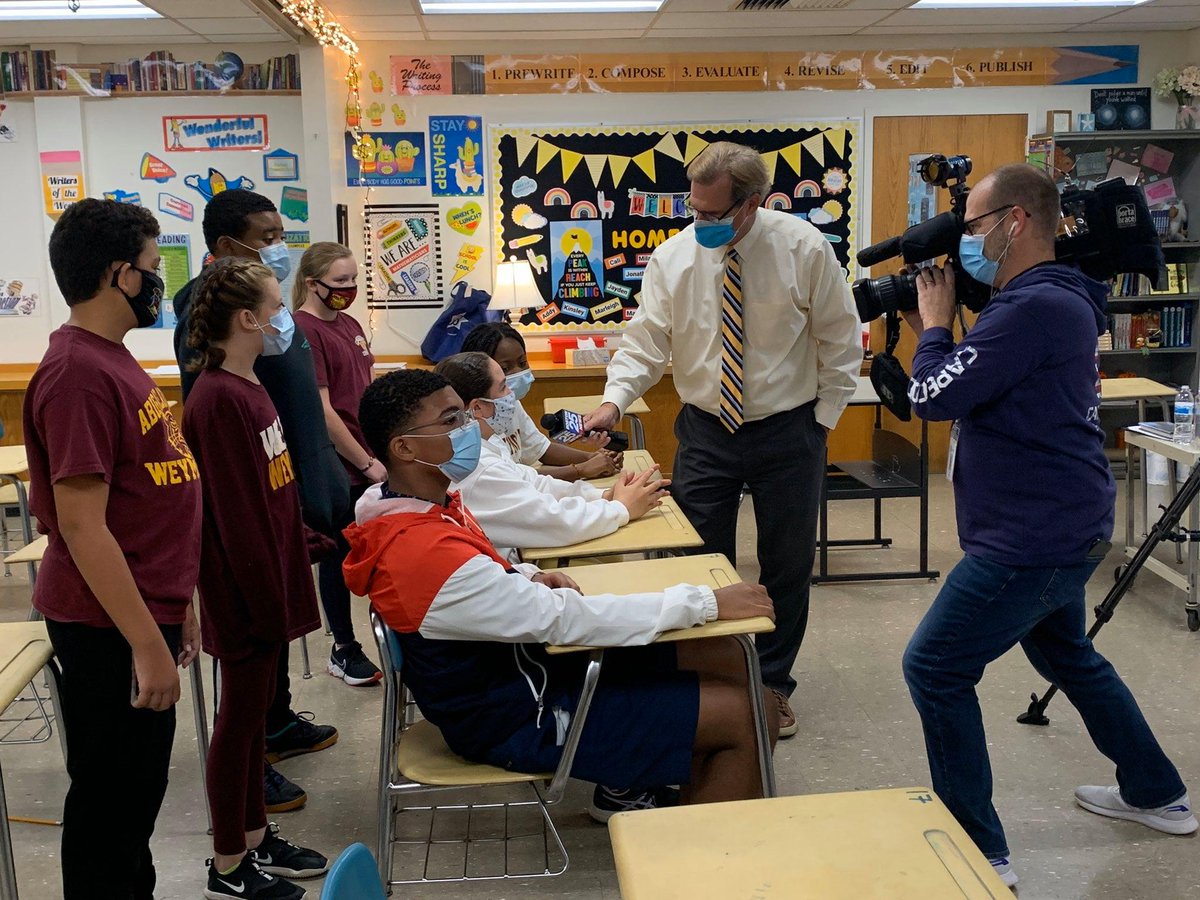WeymouthSuper's tweet photo. @AbigailAdamsMS is a top finalist for the @boston25 "My School Rules" #bestmiddleschool in Mass contest! Voting starts after the segment airs tomorrow at 6:20am &amp; 8:20am. We need your help #Weymouth- share, and vote on https://t.co/zrSL4tSvRS tomorrow! @WETC_8 @MayorBobHedlund https://t.co/ZY5qSEWCSD
