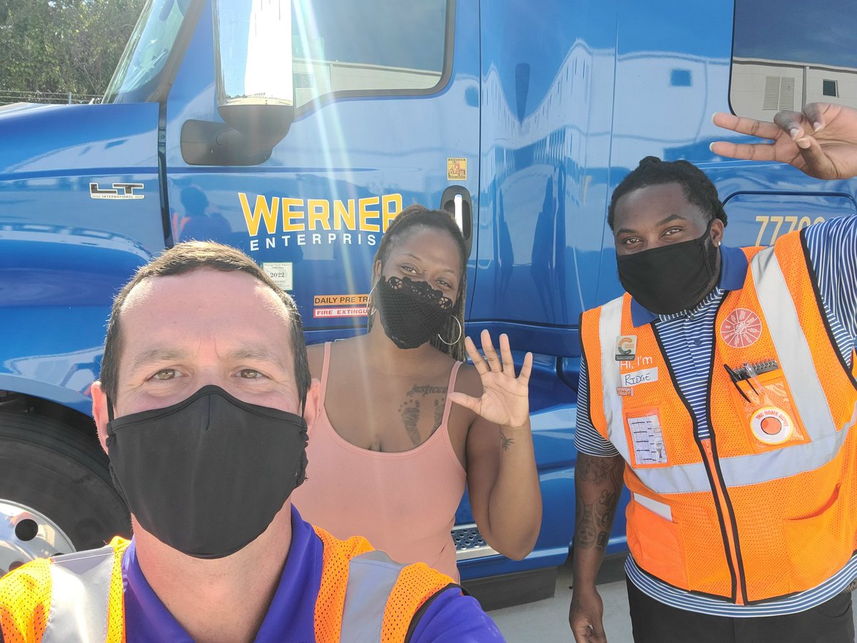 First RDC truck at FDC 5856! Can you tell we're excited? Queen delivered, Argenis cracked the door, Que leading the team through detail receiving. It's a terrific day in Tampa! @TerrificTampa <a href="/JessicaN_HD/">Jessica N</a> <a href="/ThdLucasT/">Lucas Tometich</a> <a href="/HRHeatherTHD/">Heather</a>