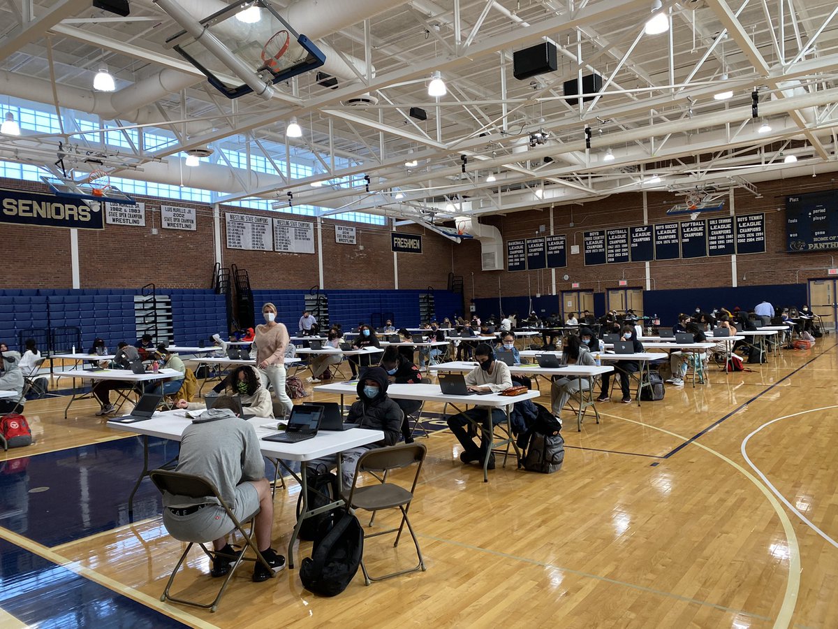 9th grade PSAT Bootcamp at Platt High School this morning with our partners from <a href="/GEARUPMeriden/">GEAR UP Meriden & MxCC</a> #PlattMYM