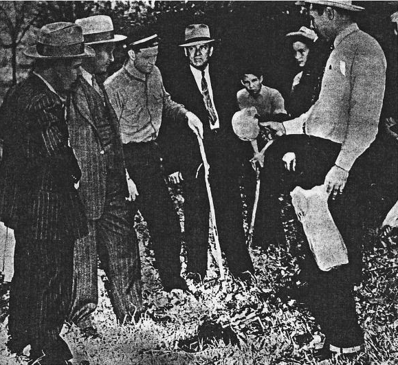 PTTDpod's tweet photo. Last week we concluded with James Waybern "Red" Hall agreeing to confess to being the Arkansas Hitchhike Killer, along with the murder of his wife, Fay. We continue from there, going through Red's accounts on every murder, and then go through his trial. https://t.co/7xjYlU2e8I