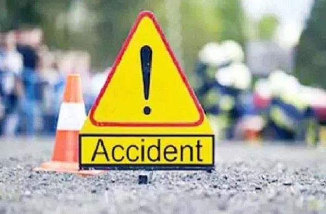punjabkesari's tweet photo. तेज रफ्तार से आ रही कार ने बंद फाटक को मारी टक्कर
https://t.co/cSVAuqEZPo
#Car #Hit #ClosedGate #HindiNews #PunjabHindiNews https://t.co/7nhF3U3bNQ