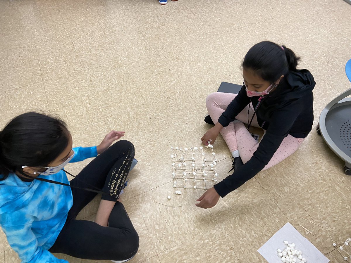 BMSMakers's tweet photo. Engineers hard at work building earthquake safe structures #trianglesforthewin #learnwithPTHSD @BrooklawnMS https://t.co/rv6TnhTnPb