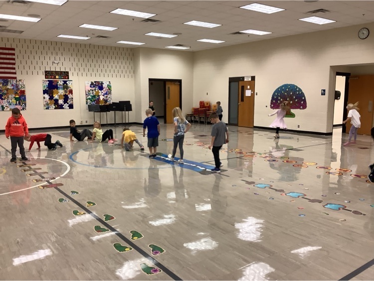 AberdeenCCL's tweet photo. 1st Grade students enjoying the Sensory Path for a warm-up before PE. #CCLee #SoDakPE #SHAPESD https://t.co/tqEqzVZkkj