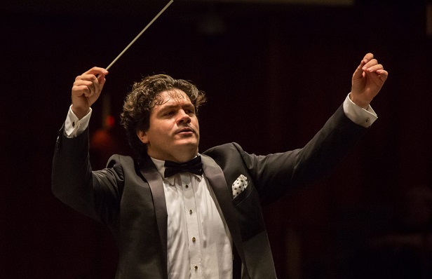 anaclasemusique's tweet photo. #Beethoven #Strauss #ONF Rachel #WillisSørensen Cristian #Măcelaru au Théâtre des Champs-Élysées – Bertrand #Bologneis signe notre chronique https://t.co/R85P4SvlfG https://t.co/8LLpEZo6Yx