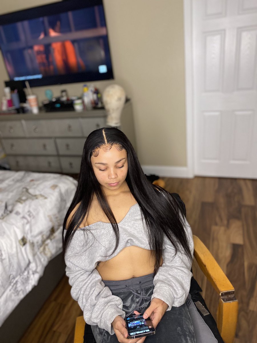 summerblood__'s tweet photo. What about it??? Get into the slay π very flat! Very sleek! Very natural! Follow my IG @ LAVISHBYSUMMER for more info & inquiries β€οΈ
A like, share, comment or retweet helps too, anything counts β¨
#fortworthhair #dallashair #dfwstylist #hair #sewins #closures #frontals https://t.co/jvJEtqKYbs