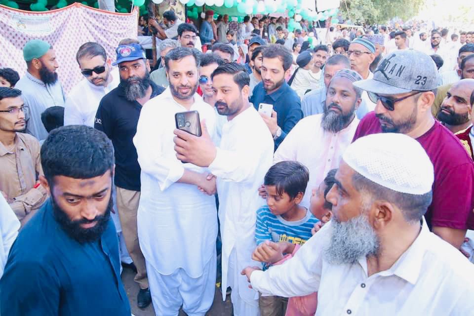 KamalMQM's tweet photo. جشن عید میلاد النبی محمد ﷺ کے پروقار موقع پر پاک سرزمین پارٹی کا نمائش چورنگی پر  کیمپ۔ 

#وماارسلنك_الارحمة_للعالمين #اللهم_صل_وسلم_على_نبينا_محمد https://t.co/V9akyU2NBc