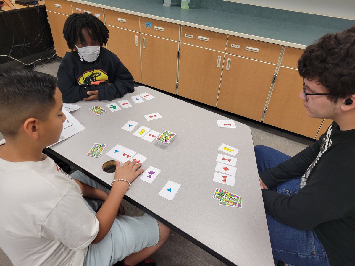 MomentBulb's tweet photo. @JasinskiSchool @BesdGifted Gifted Enrichment Club started this morning with #zangle. #gifted #buckeyegifted https://t.co/Nl8x1nQtnl