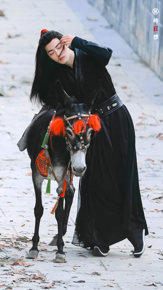 zhanieluvr's tweet photo. Wei Ying & Lil Apple ❤
#XiaoZhan肖战
#WeiYing
#LilApple
#TheUntamed
©️ wm, cttro, images retrieved from 清影宵随波 https://t.co/rDN7Bhbmn5