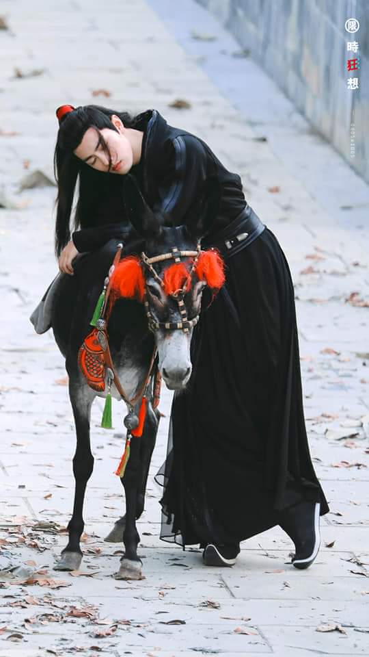 zhanieluvr's tweet photo. Wei Ying & Lil Apple ❤
#XiaoZhan肖战
#WeiYing
#LilApple
#TheUntamed
©️ wm, cttro, images retrieved from 清影宵随波 https://t.co/rDN7Bhbmn5