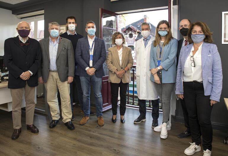 osakidetzaEJGV's tweet photo. 🤝 La @OSIBilbaoBasurt, el Centro de Investigación Cooperativa en Biociencias - @CICbioGUNE y @biocrucesHRI, establecen una nueva alianza con la creación de un Laboratorio Mixto de investigación traslacional en #cáncerdepróstata 🔗 https://t.co/TYYKbY6oCX https://t.co/YKyTJL1O2i