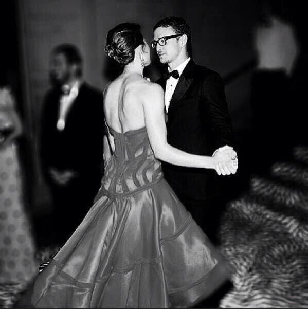 Rihtina_Raylake's tweet photo. Happy wedding anniversary #Timberbiel @jtimberlake @JessicaBiel https://t.co/PRLo637fgP