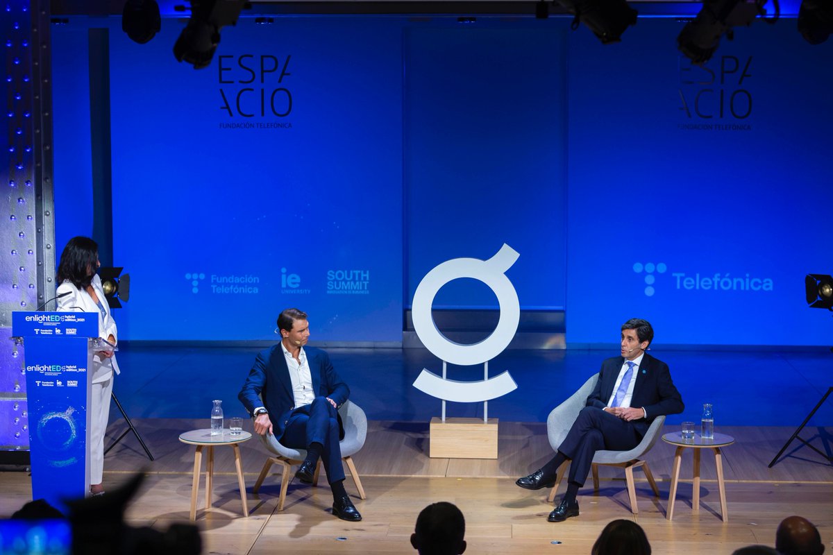 Telefonica's tweet photo. NEWS‼️

Ponemos en marcha un Hub mundial de Innovación y Talento para liderar el nuevo mundo digital

"Nuestra apuesta pasa por convertir nuestra propia sede en un gran centro neurálgico donde se conectará el conocimiento", @jmalvpal #enlightED 

👉🏼https://t.co/8xYqXIRqws https://t.co/yQ1peomlSA