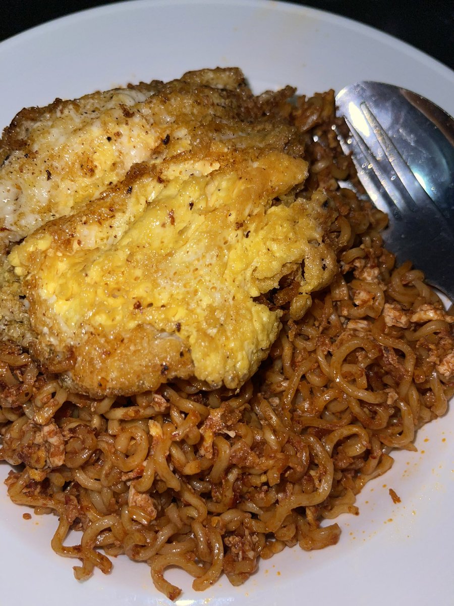 Azfarheri's tweet photo. Dia kalau mood rajin tu sampai, tau tau dah jadi maggi goreng pedas + telur mata 🤤 https://t.co/Dqd246gC9K