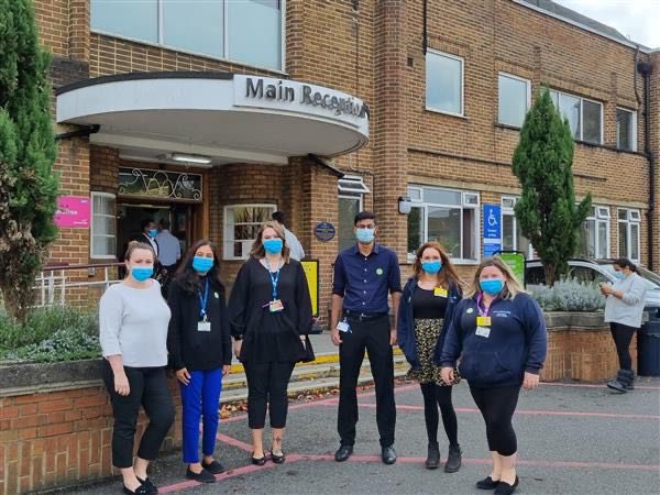 Anne Iskander π π©π° (@anneiskander) on Twitter photo <a href="/RBandH/">Royal Brompton and Harefield</a> <a href="/TeliVibha/">Vibha Teli</a> <a href="/APTUK1/">APTUK</a> And some lovely pharmacy technicians from Harefield Hospital <a href="/fionajoicey/">Fiona Joicey</a> <a href="/lauragrace119s/">Laura Grace</a> <a href="/RBandH/">Royal Brompton and Harefield</a> <a href="/TeliVibha/">Vibha Teli</a> <a href="/APTUK1/">APTUK</a> And some lovely pharmacy technicians from Harefield Hospital <a href="/fionajoicey/">Fiona Joicey</a> <a href="/lauragrace119s/">Laura Grace</a>