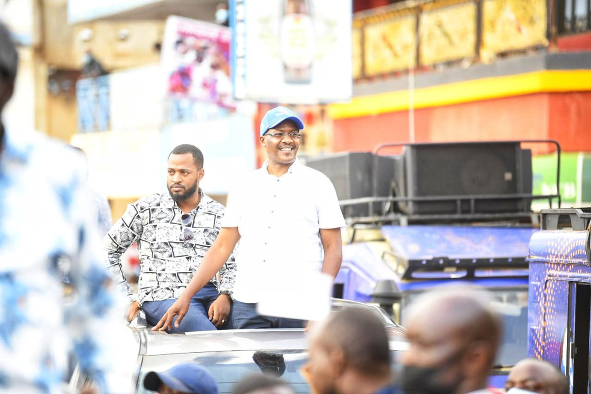 KiamaKaara's tweet photo. Runyenjes Town. Asante Sana. @NdirituMuriithi @RailaOdinga @pnu_kenya @TheODMparty @dg_mwaniki @ChrisMarkm #BabaOnTheRoad #Inawezekana #The5th #AzimioLaUmoja #OnePeople #OneNation #NewBegining https://t.co/xxF5XltWxN