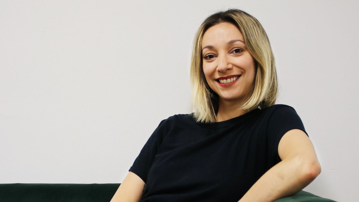 Connaissez-vous Sara-Ann ? 👱🏻‍♀️

Véritable boule d’énergie et de bonne humeur, Sara-Ann a récemment rejoint l’équipe.

✍️ Passionnée d’écriture, notre coordonnatrice en RP promeut votre produit auprès des médias. Sa personnalité sociable donnent envie de lui confier des projets.