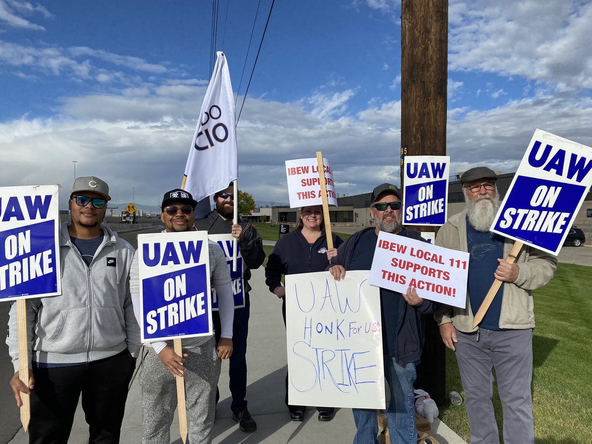 AFLCIOCO's tweet photo. John Deere UAW members Curt and Darius with retiree Jeff are striking for a better contact joined by IBEW 111. Join the line M-F 8am-6pm 6101 E. Stapleton Dr. N in Denver! https://t.co/G9sMIE9hGk