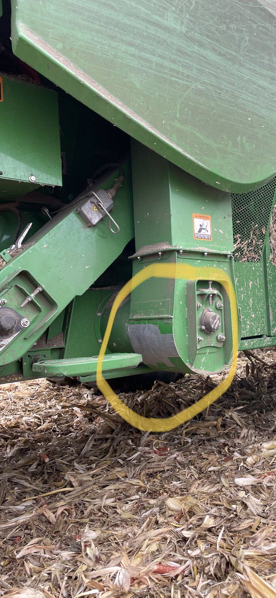 KummerChris's tweet photo. @Storm5farms Duck tape. Holding John Deeres together and rolling. https://t.co/AFFKX3KseR