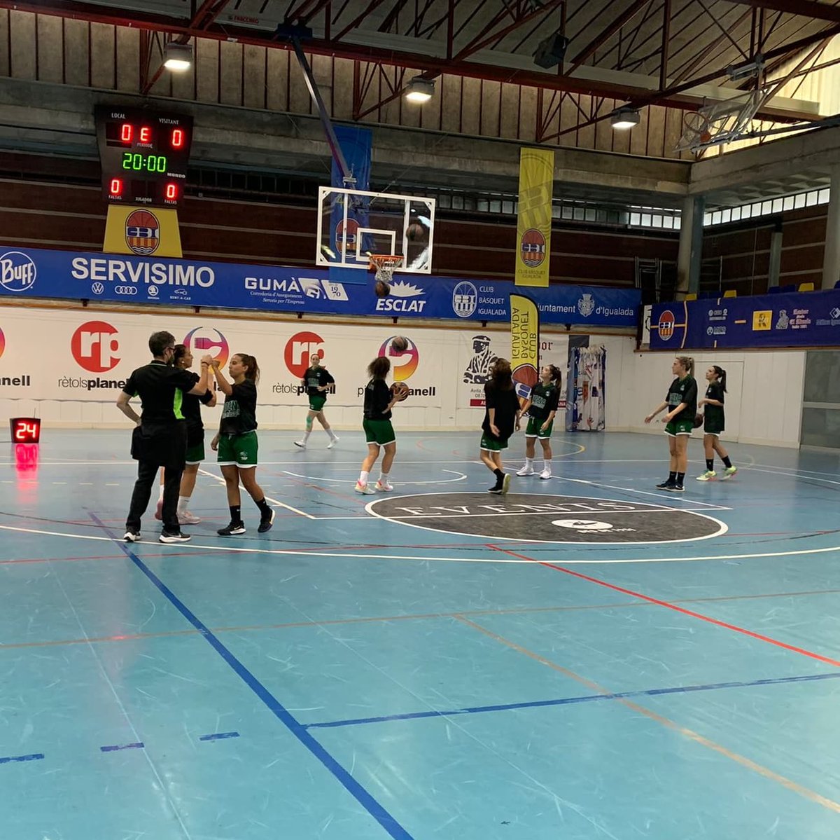 OdenaCB's tweet photo. Cap de setmana rodó pels nostres equips, amb ple de victòries:
SÈNIOR MASCULÍ A 69 - 56 @cbsolsona
@cbigualada 39 - 61 SÈNIOR FEMENÍ
SÈNIOR MASCULÍ B 88 - 57 @cbcastellet 
CADET MASCULÍ 82 - 50 S.A. Súria

Molt bona feina, a seguir treballant! 💪🏻 https://t.co/OzA104PlWm