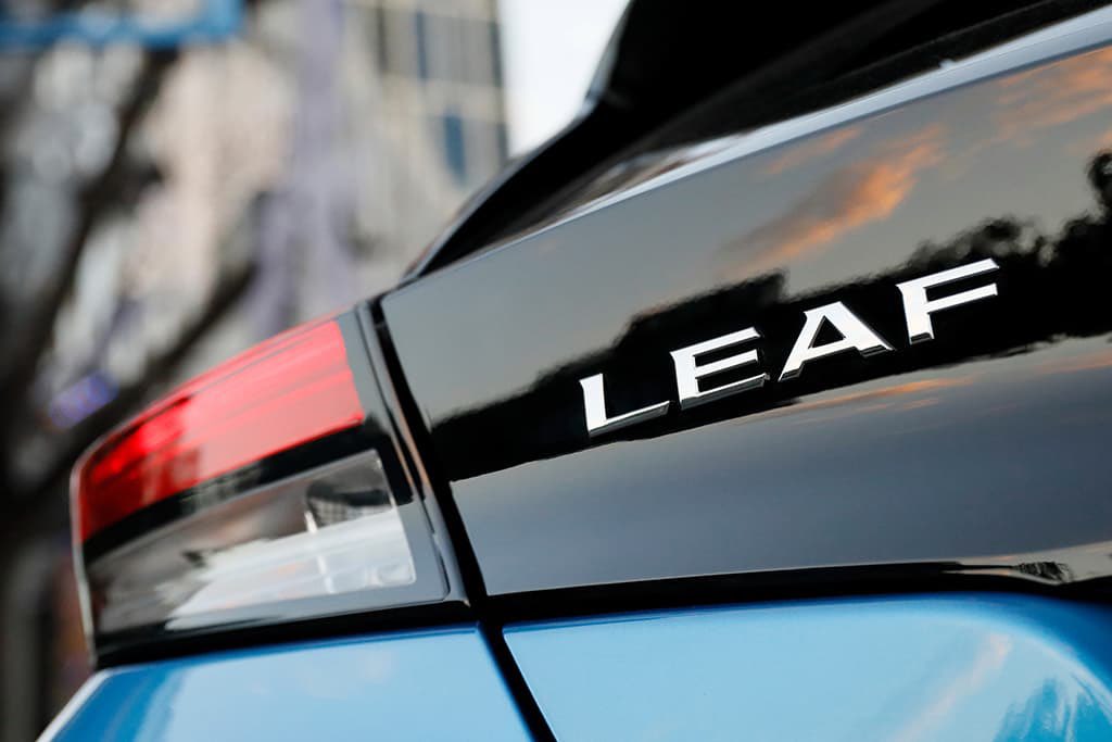 chileautos's tweet photo. En el 2010 se lanzó Nissan Leaf, uno de los autos eléctricos más vendidos a nivel mundial. Un #hatchback que según noticias de la marca, se convertiría en un #SUV para el 2025.
#nissan #nissanleaf #ev #autoselectricos #electriccar #autosnuevos #chileautos https://t.co/R3zmMbvcUK