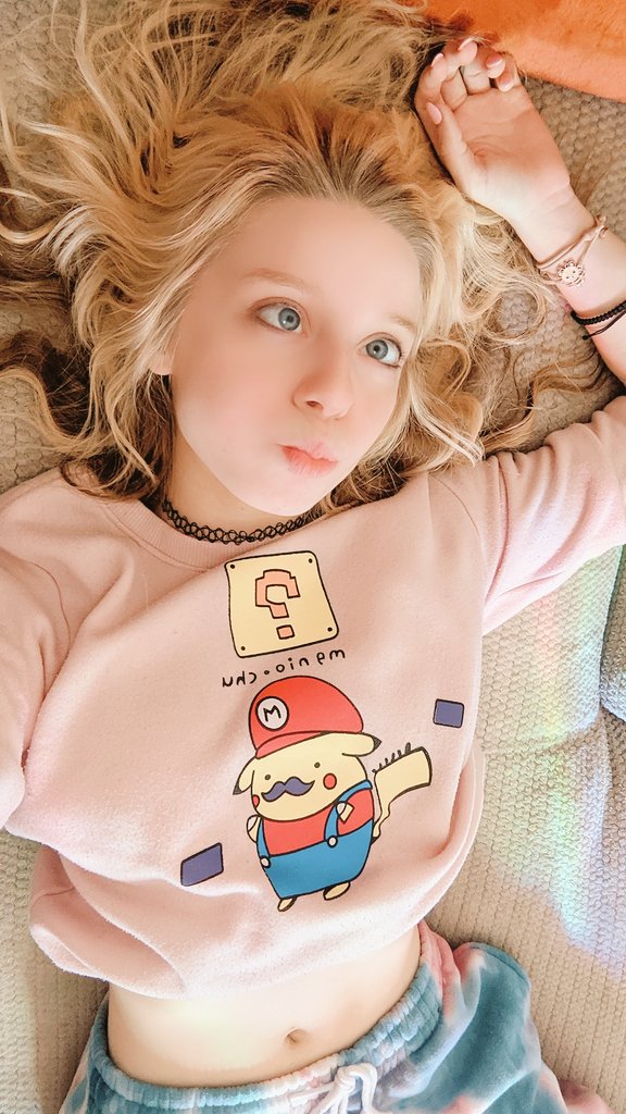 I'll see you guys next Friday night at 6 EST :) 

Hope you've missed me a little 🥺