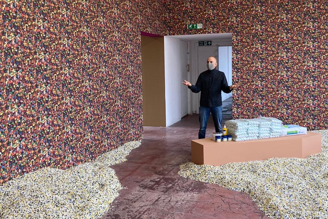 EMRegIndEA's tweet photo. Have you been to our @BACKLITgallery #BACKLITRegulated exhibition yet? Let @JoshuaSofaer’s work help you to understand why we need to cut our addiction to single use #Plastic👍🏾#PlasticPollution #RegulatingIndustry https://t.co/UTEtSaFiCp