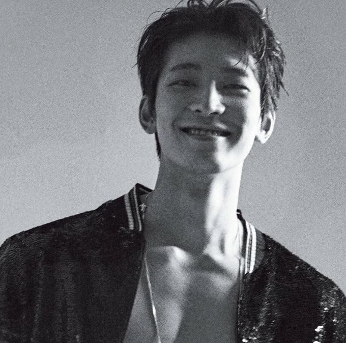 minwonjeu's tweet photo. That kind of Wonwoo's smile 😉📸🙈💜 https://t.co/JVGEcxefLh